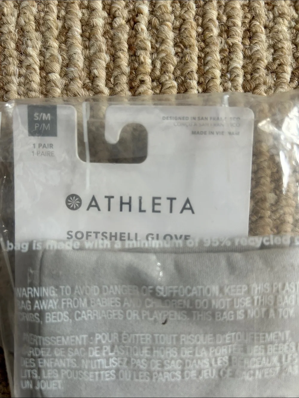 New Athleta Softshell Gloves Size S/M Gray/Black